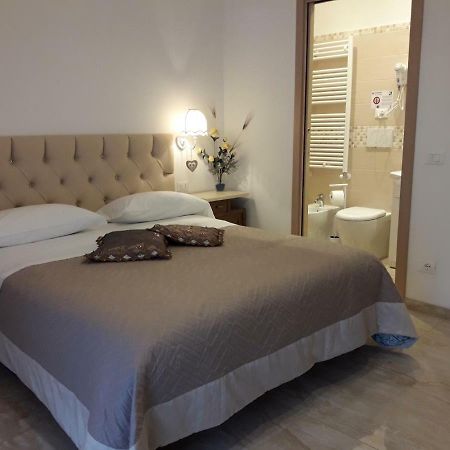Affittacamere Sorrento เวนติมิญา ภายนอก รูปภาพ